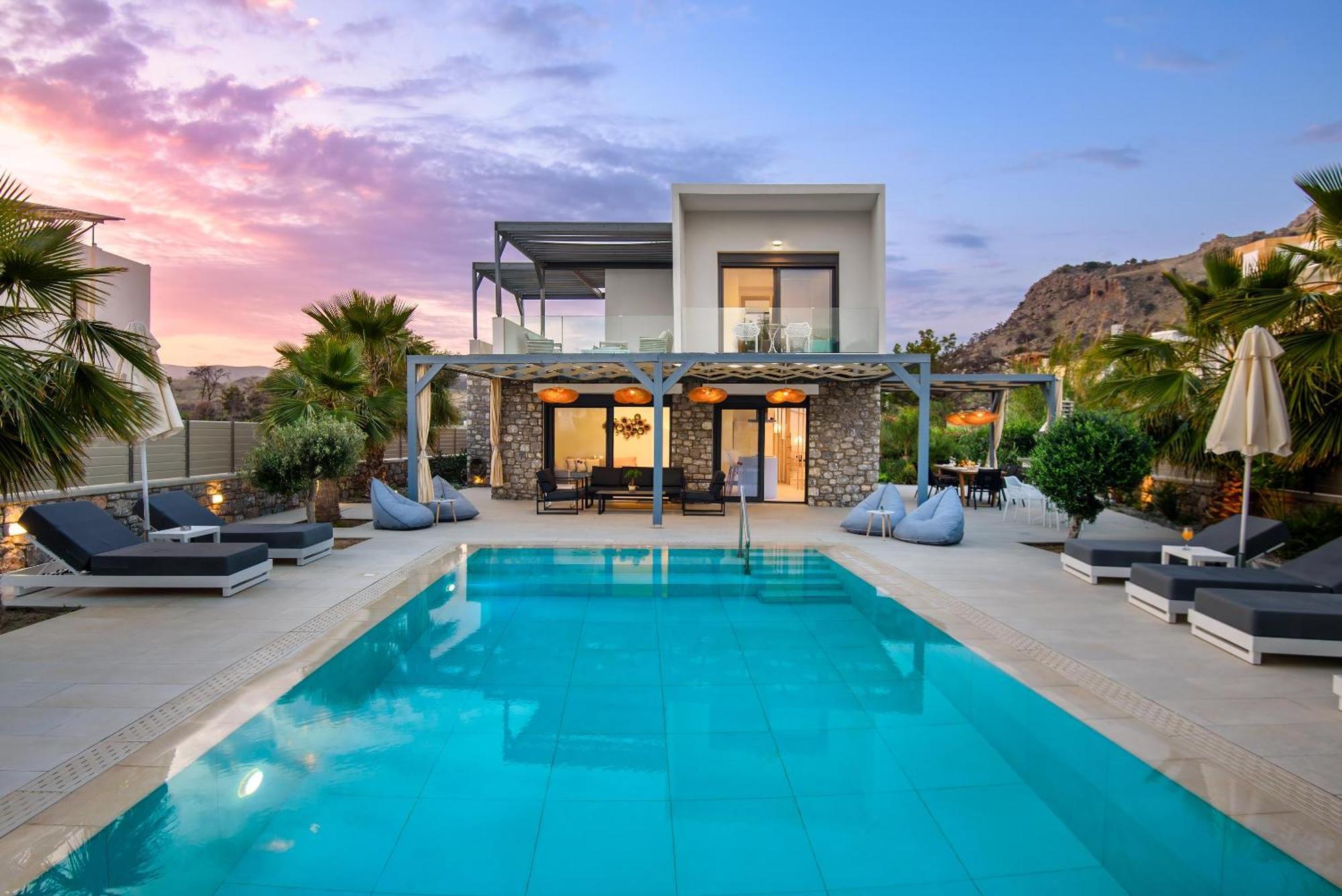 Lindian Palms Vila *